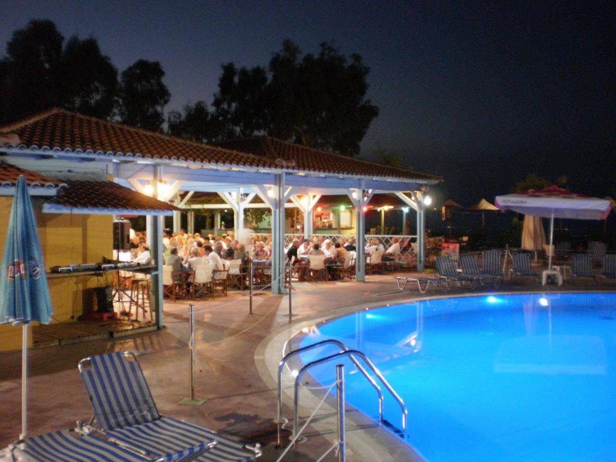 Happy Camp Mobile Homes In Camping Golden Sunset Alissos Esterno foto