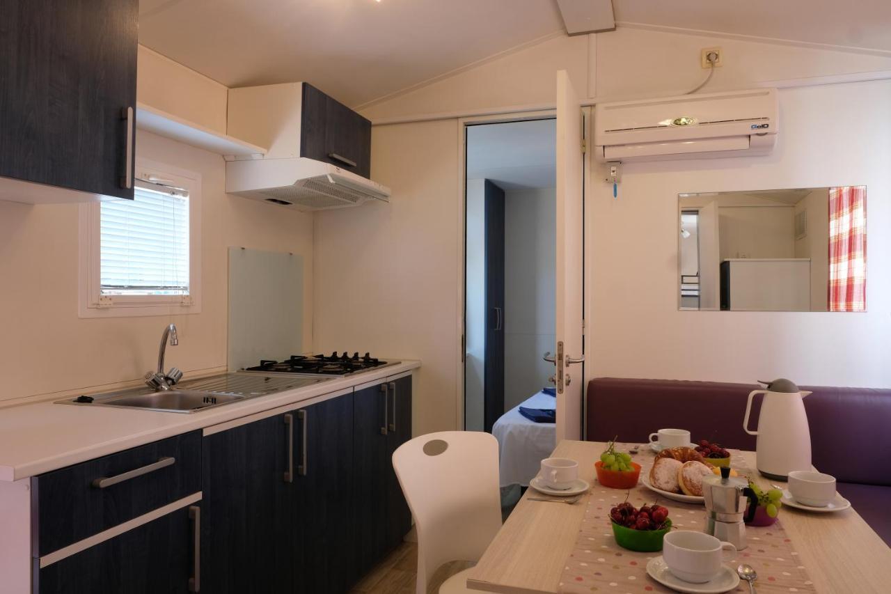 Happy Camp Mobile Homes In Camping Golden Sunset Alissos Esterno foto
